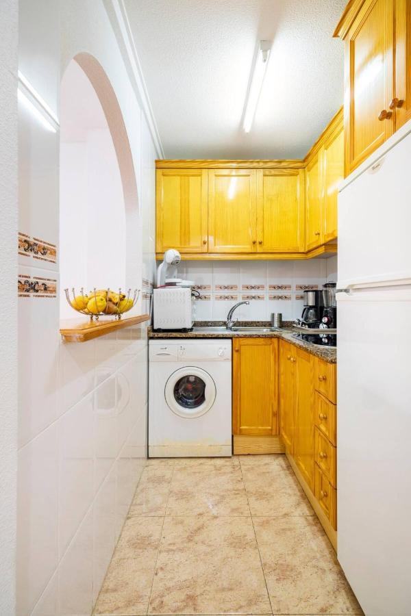 Apartamento Compartido - Solo El Dormitorio Es Privado トレビエハ エクステリア 写真