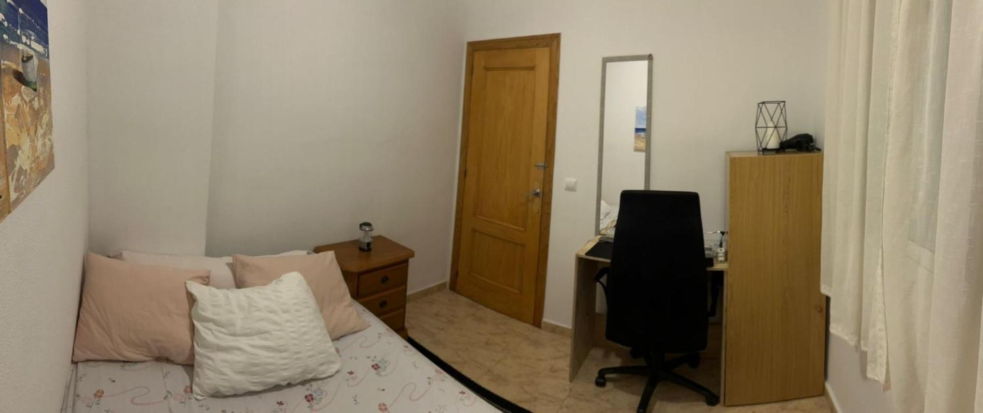 Apartamento Compartido - Solo El Dormitorio Es Privado トレビエハ エクステリア 写真